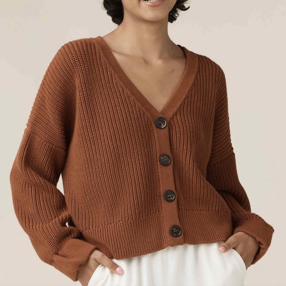 VETTA Sweaters - VETTA | Chunky Cropped Cardigan